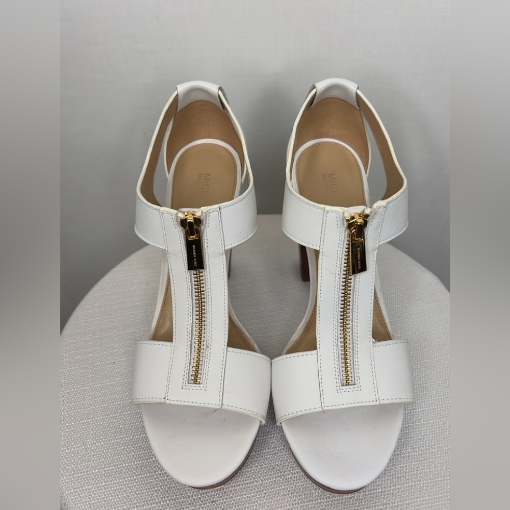 Michael Kors White Leather Front Zip Block Heel Sandals Size 8(B93)”✨ - Picture 3 of 10